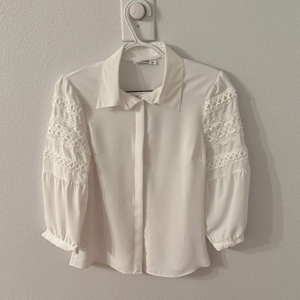 Elegant White Lace Sleeve Blouse